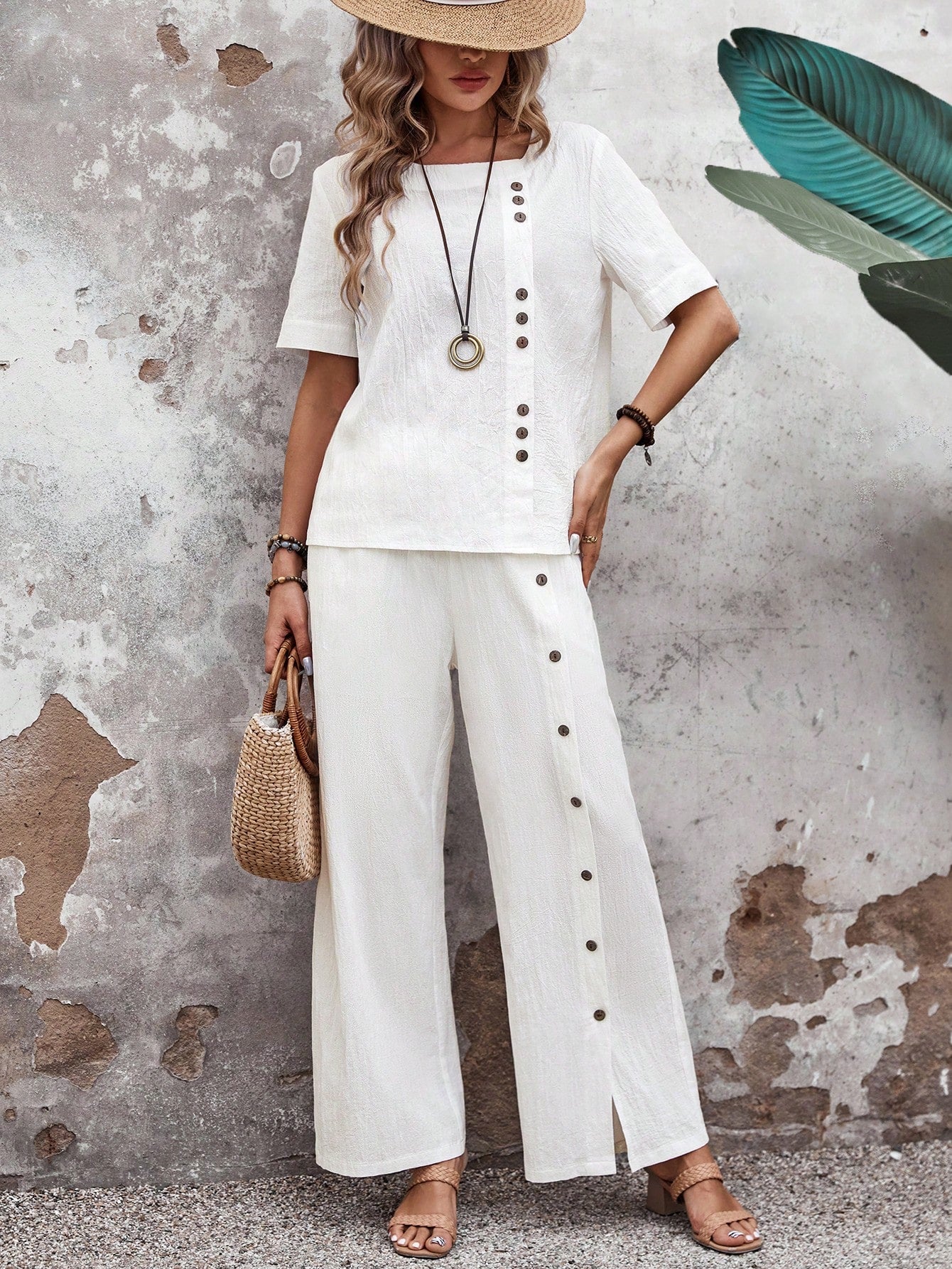 Conjunto Feminino com Botões Alta Costura