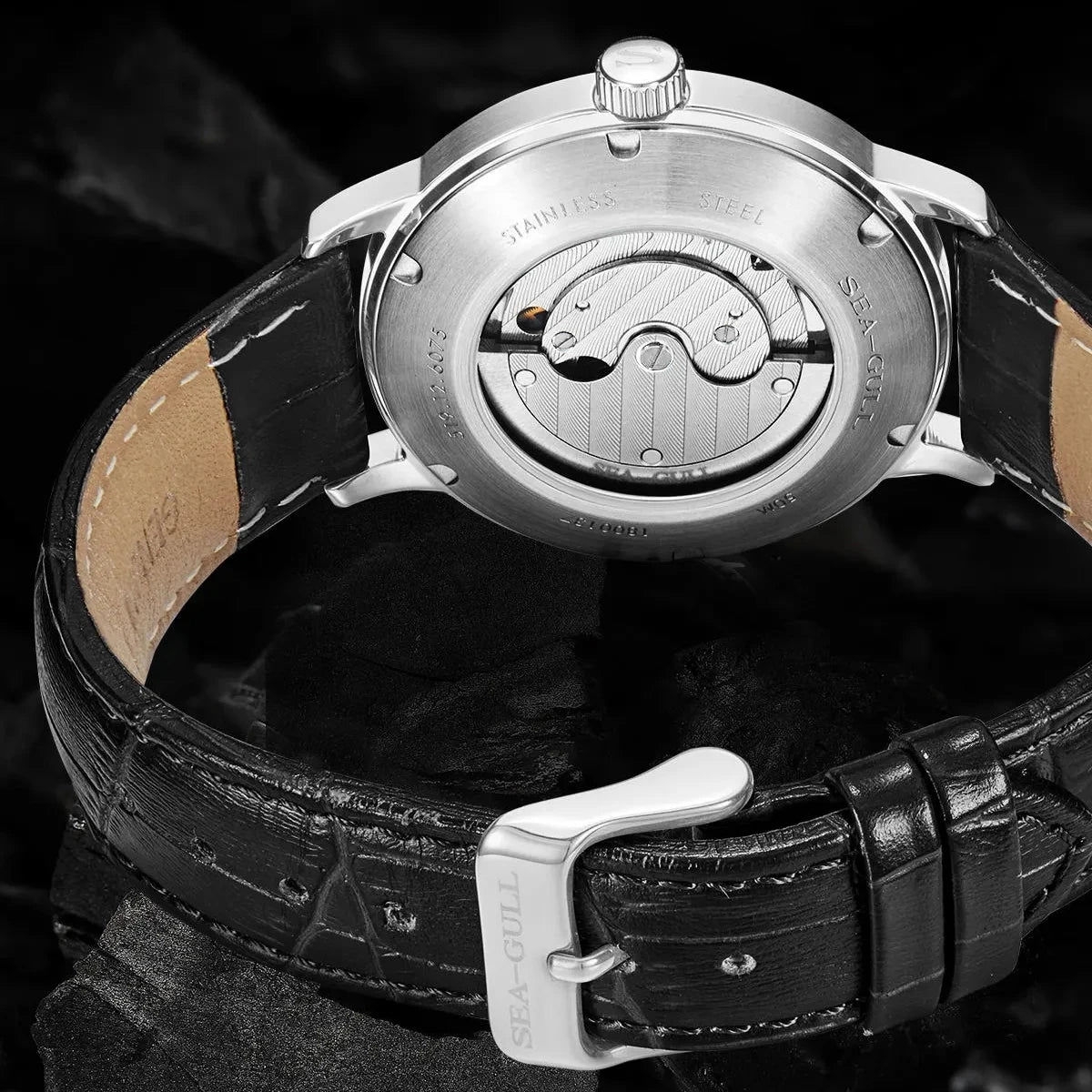Relógio Masculino Mecânico Pulseira de Couro by Loja Bruna Modas