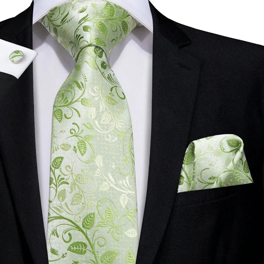 Gravata Masculina de Seda Floral Verde com Lenço e Abotoaduras