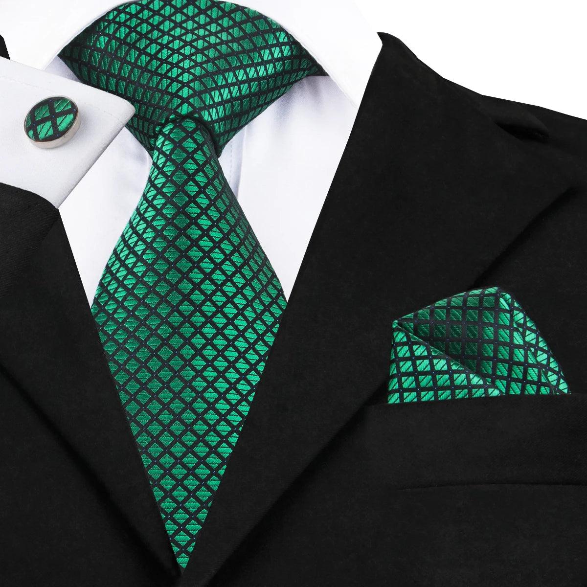 Gravata Masculina de Seda Floral Verde com Lenço e Abotoaduras