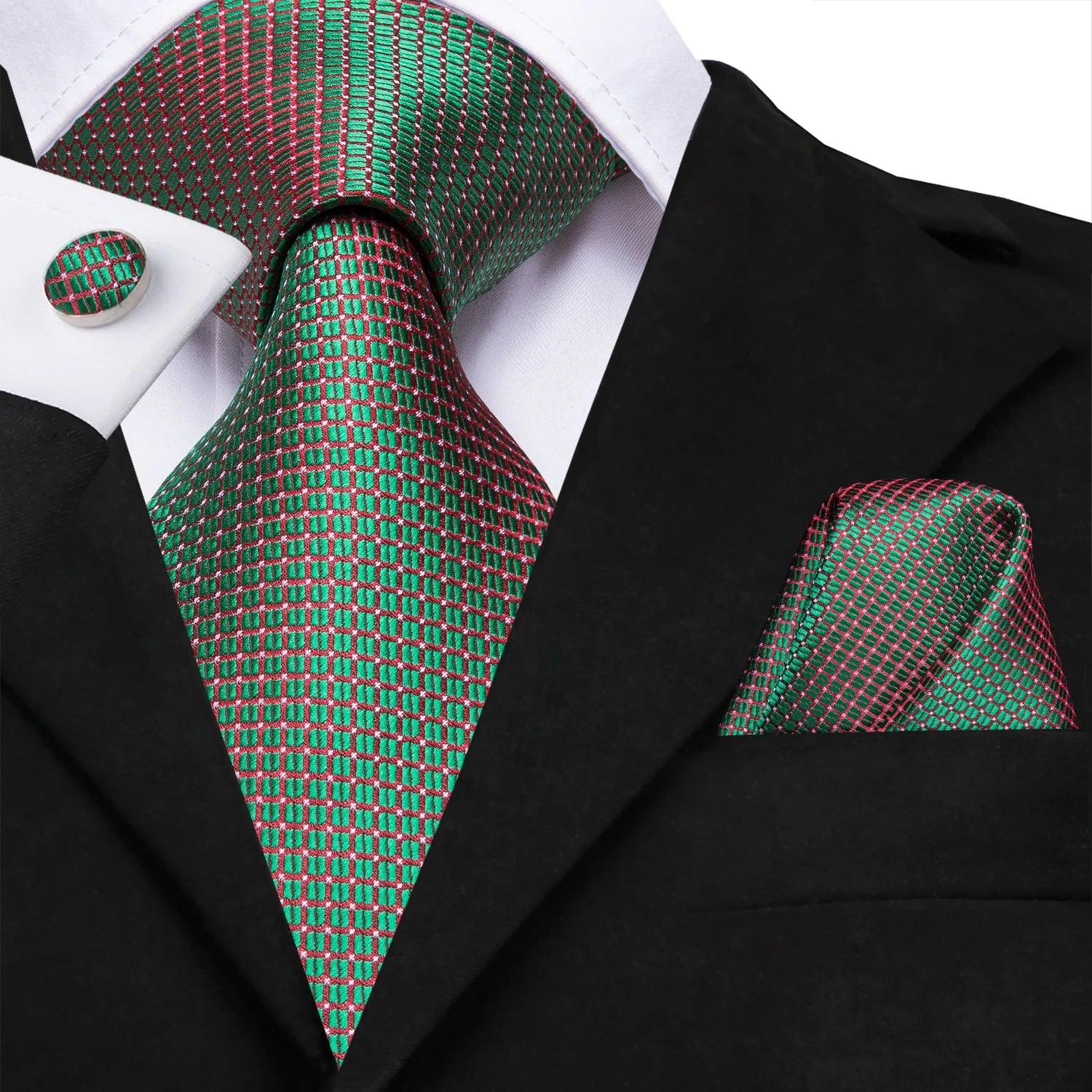 Gravata Masculina de Seda Floral Verde com Lenço e Abotoaduras