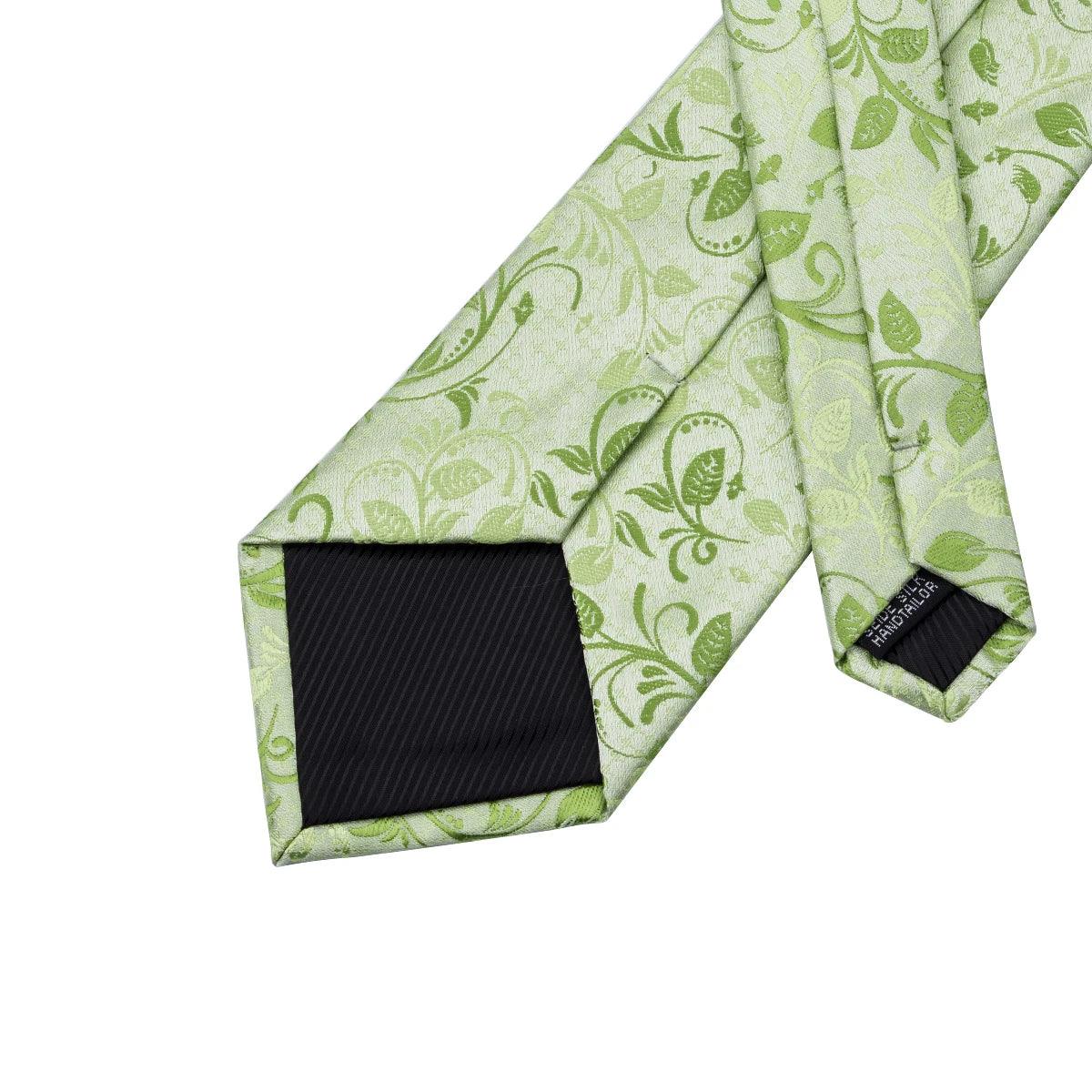 Gravata Masculina de Seda Floral Verde com Lenço e Abotoaduras