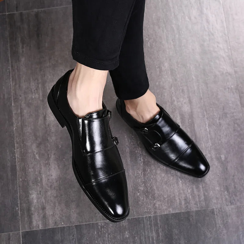 Sapato Social Masculino Derby com Fivela by Loja Bruna Modas