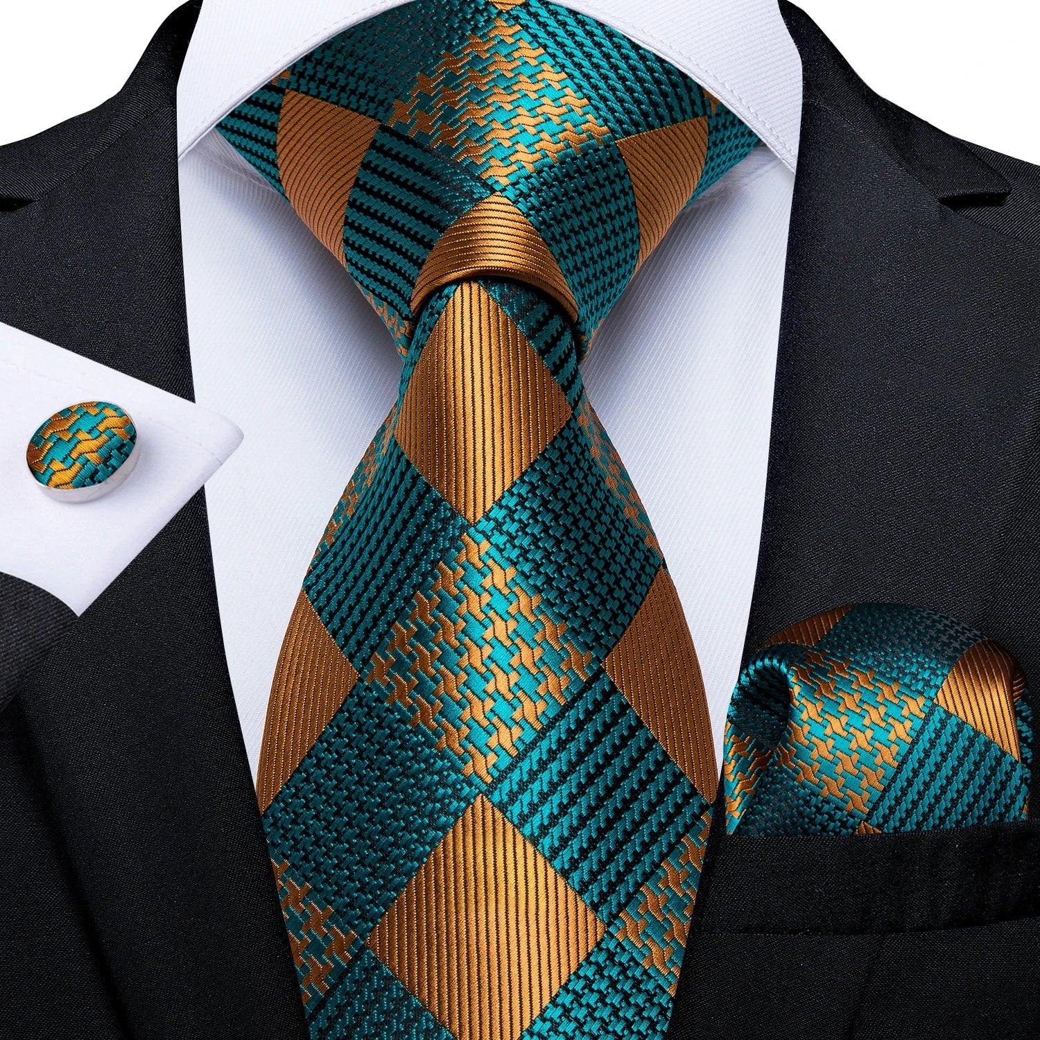 Gravata Masculina 8cm com Lenço, Abotoaduras, Anel e Broche