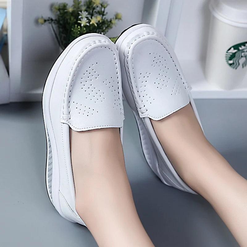 Mocassim Feminino Aurora Plataforma em Couro Legítimo