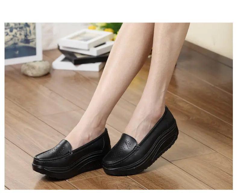 Mocassim Feminino Aurora Plataforma em Couro Legítimo