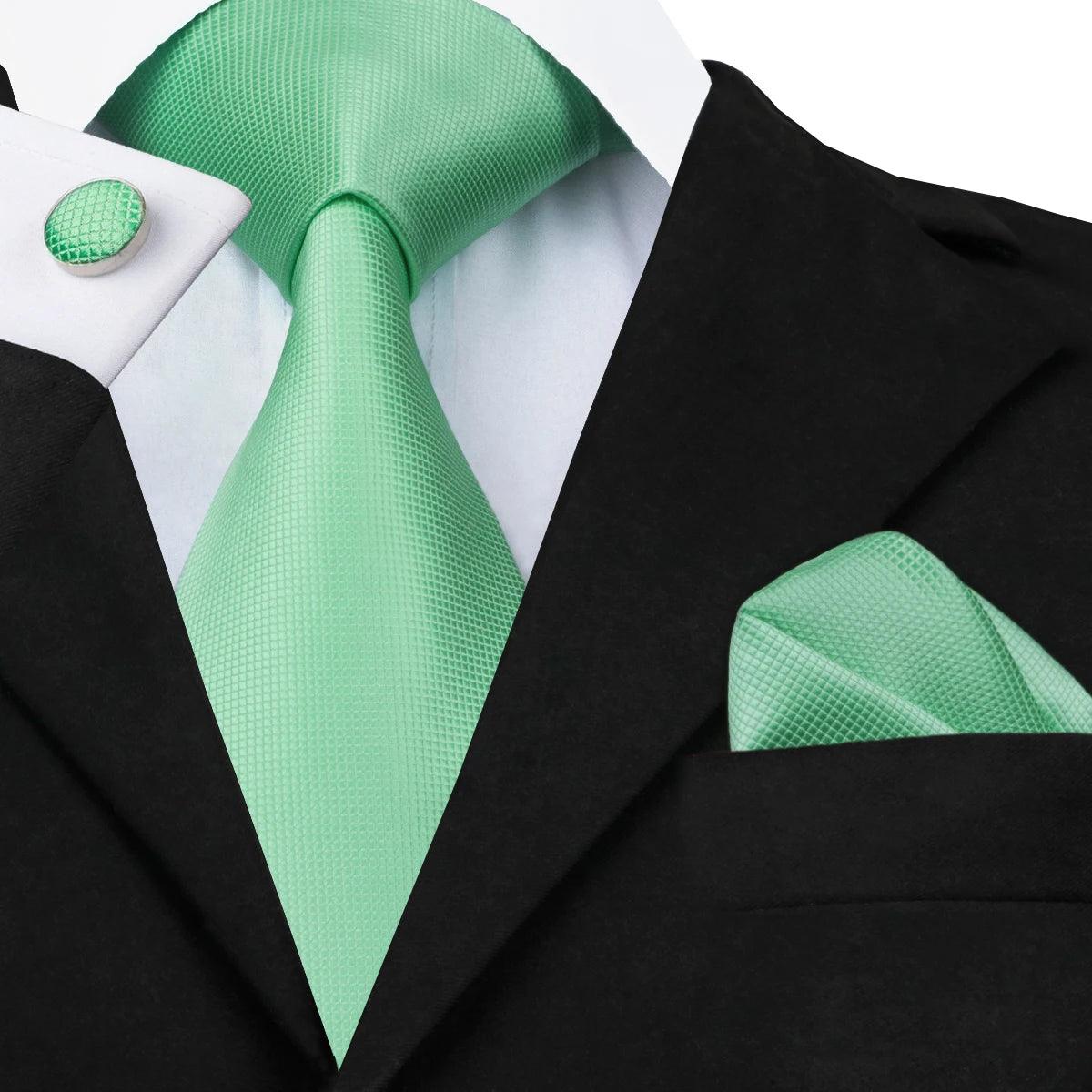 Gravata Masculina de Seda Floral Verde com Lenço e Abotoaduras