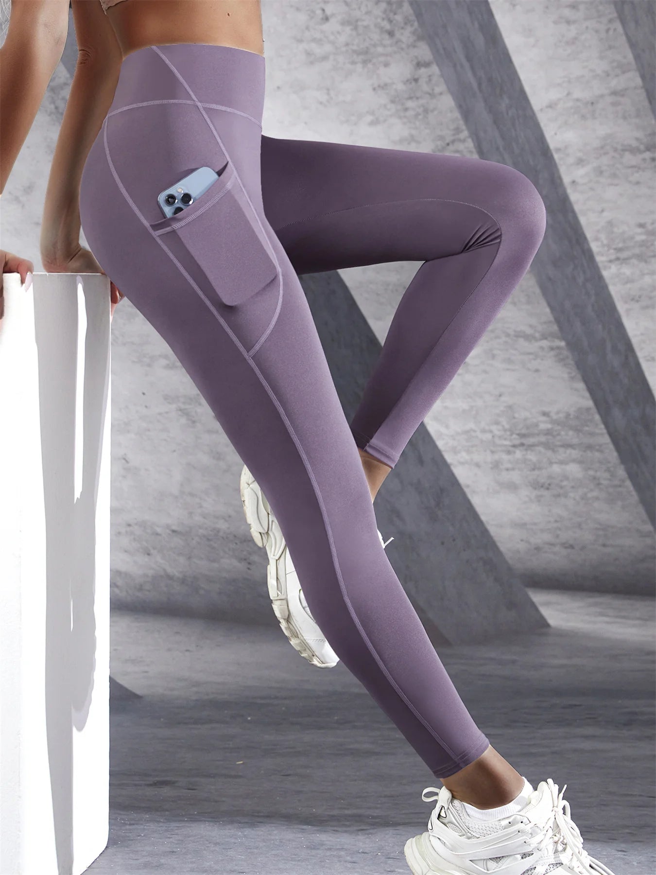 Calça Esportiva Feminina de Leggings com Bolsos Push Up