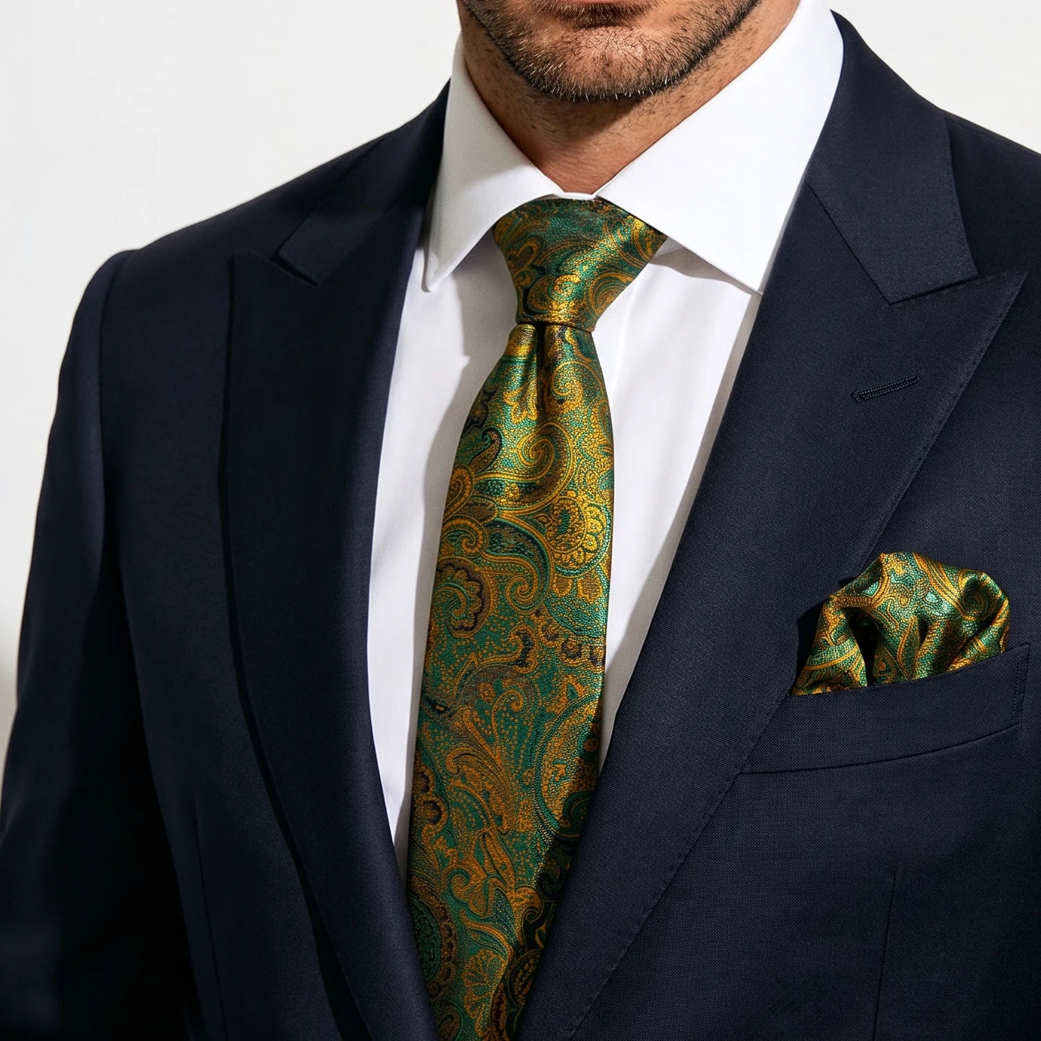 Gravata Masculina Poliéster com Estampa Paisley com Lenço de Bolso