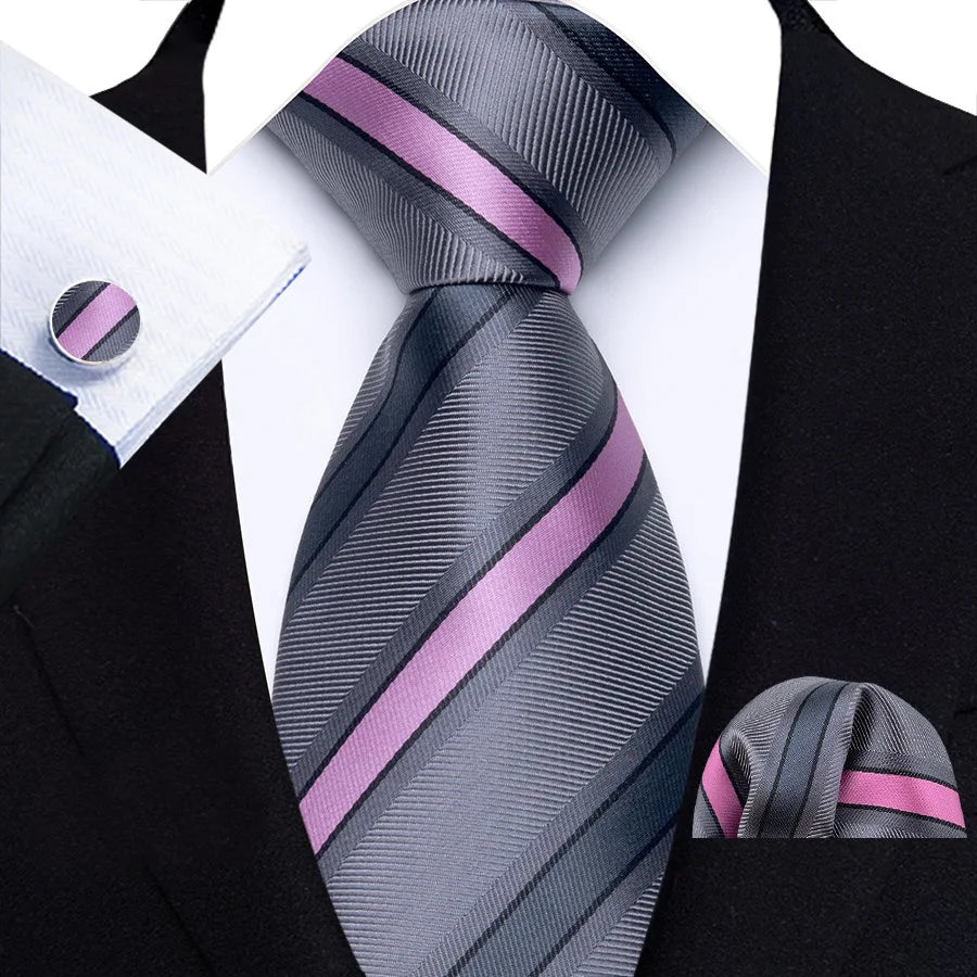 Gravata Masculina de Luxo com Estampa Paisley com Acessórios