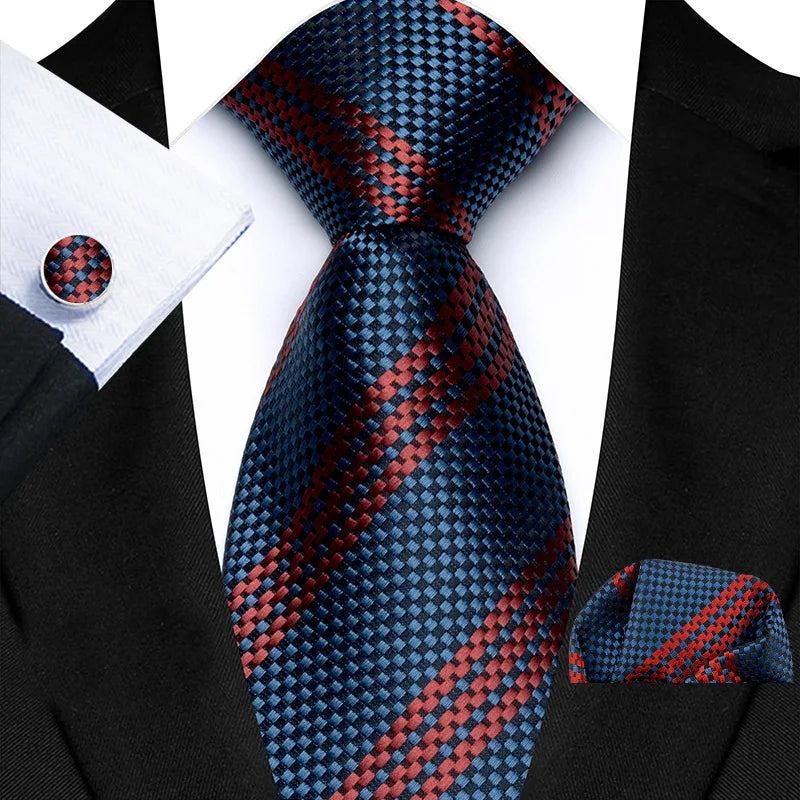 Gravata Masculina de Luxo com Estampa Paisley com Acessórios