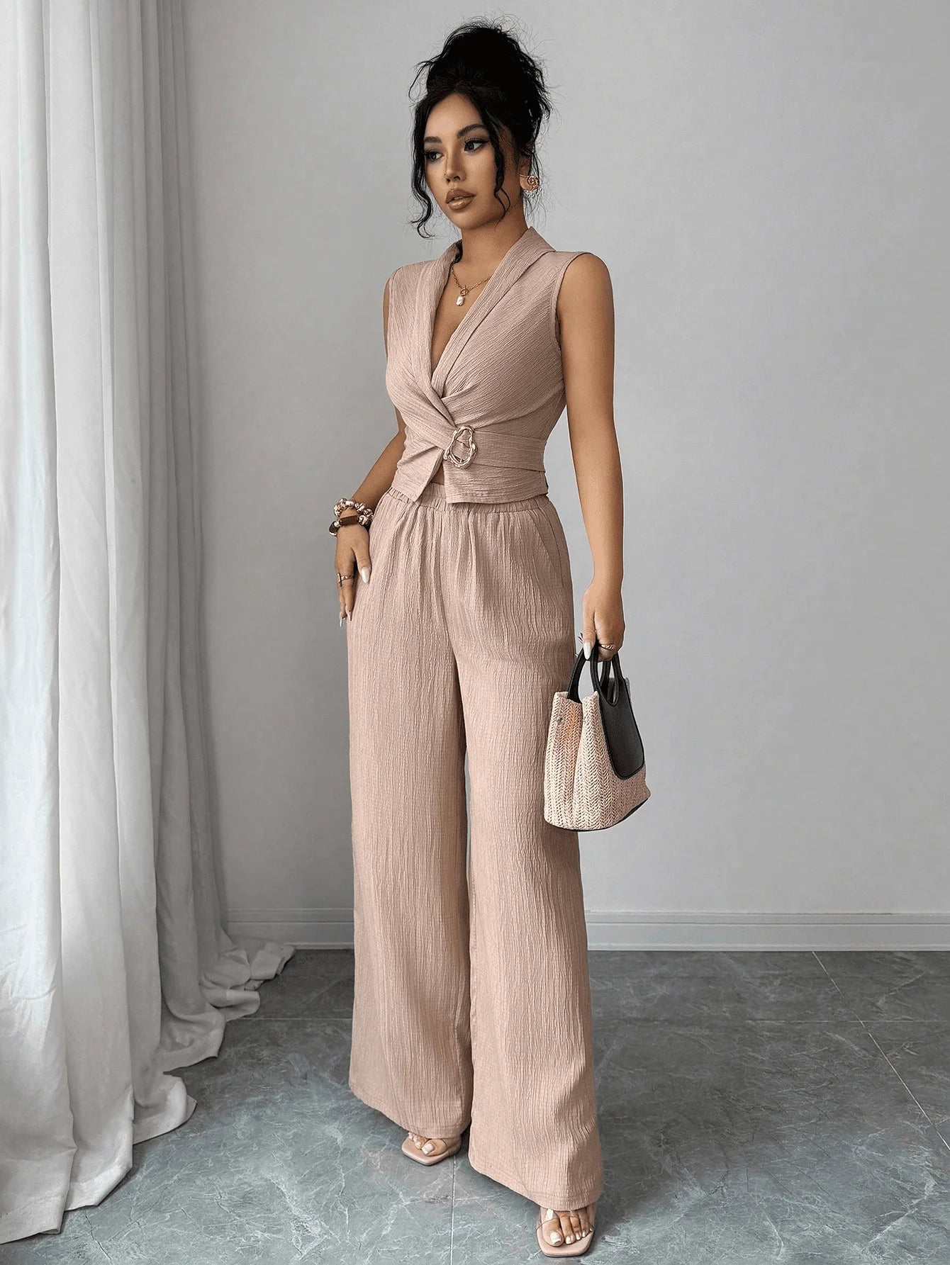Conjunto Feminino com Top Cropped e Calça