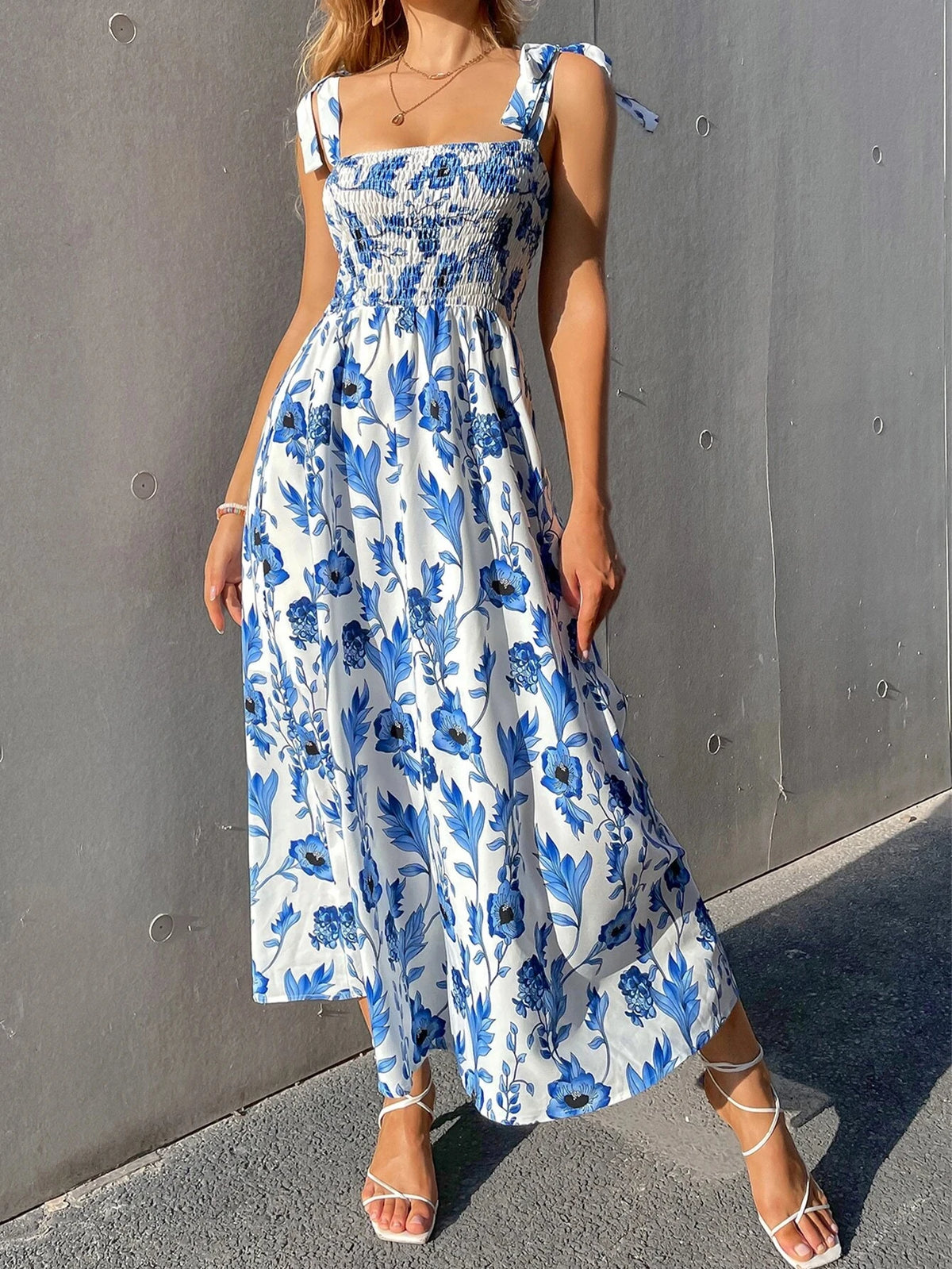 Vestido Feminino Floral com Corpete Franzido by Loja Bruna Modas