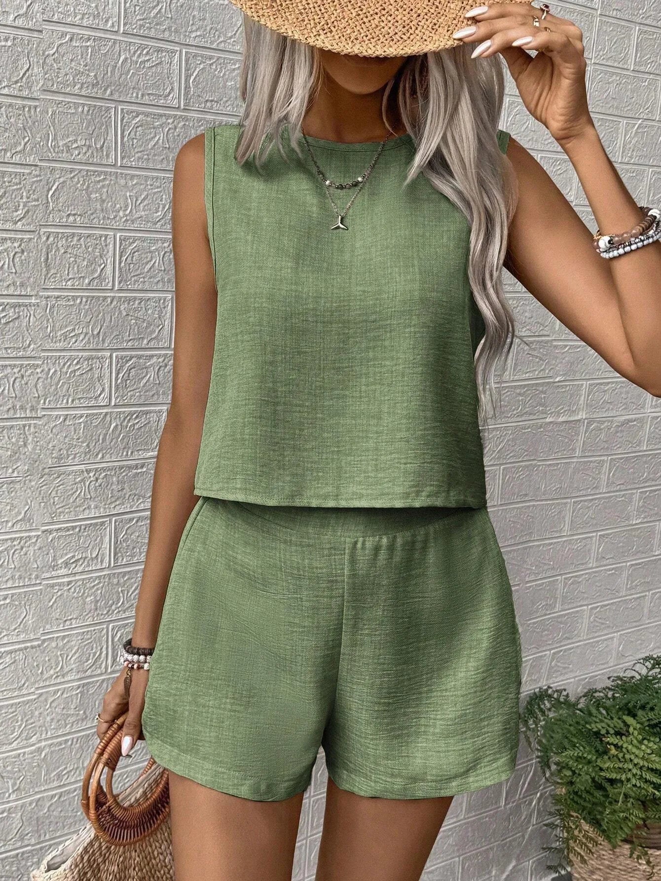 Conjunto Feminino Duas Peças Casual Short e Blusa sem Mangas