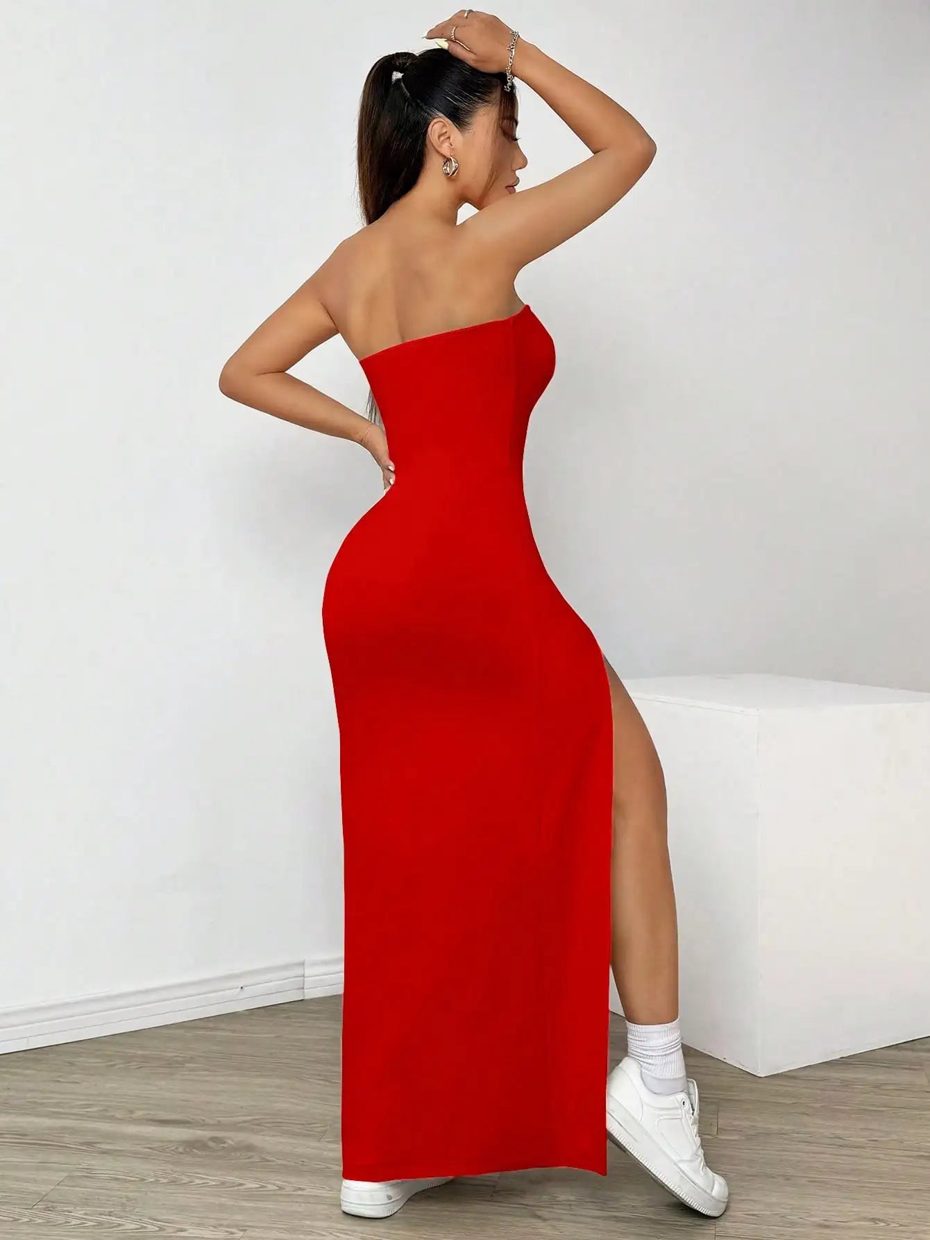 Vestido Longo Feminino com Fenda Elegante