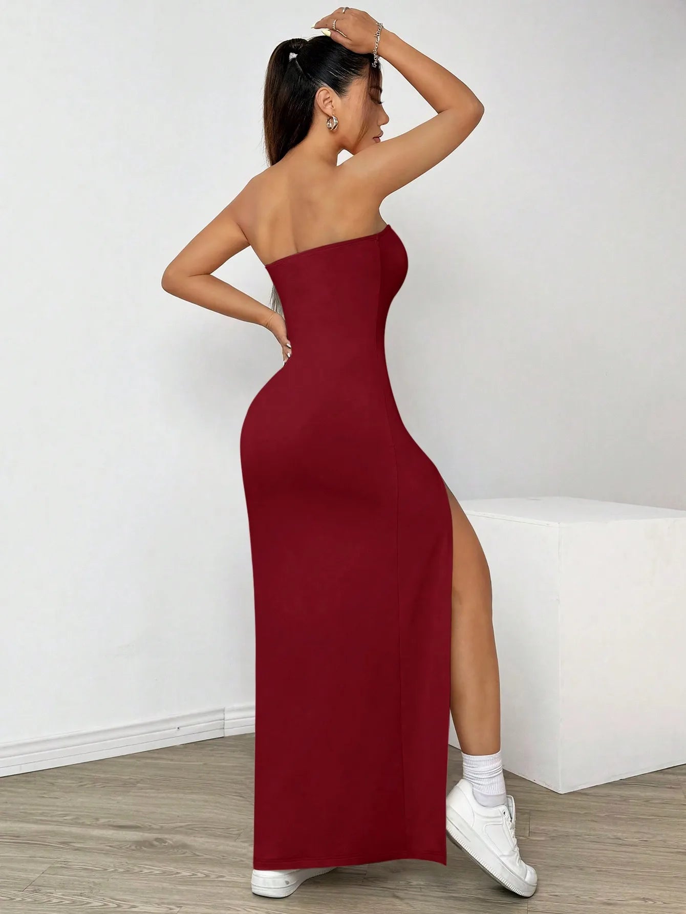Vestido Longo Feminino com Fenda Elegante