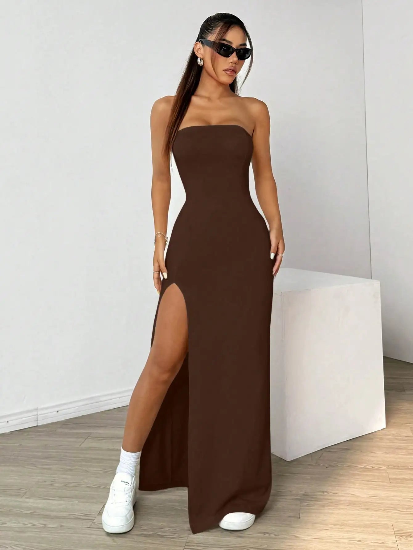 Vestido Longo Feminino com Fenda Elegante
