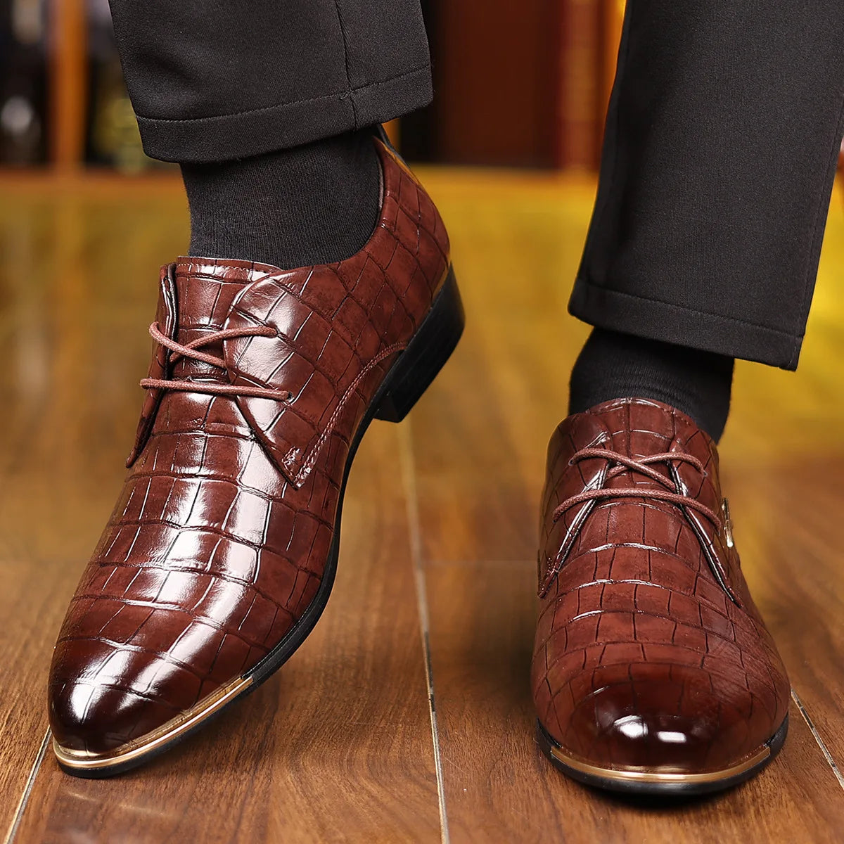 Sapato Masculino de Couro PU Macio Bico Fico