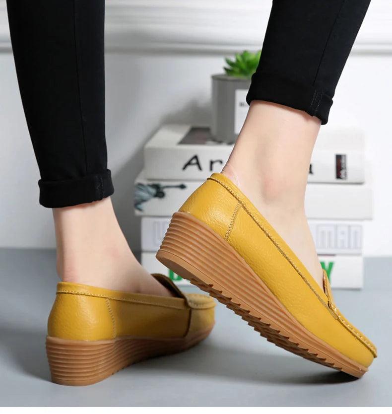 Mocassim Feminino Évora em Couro Rachado