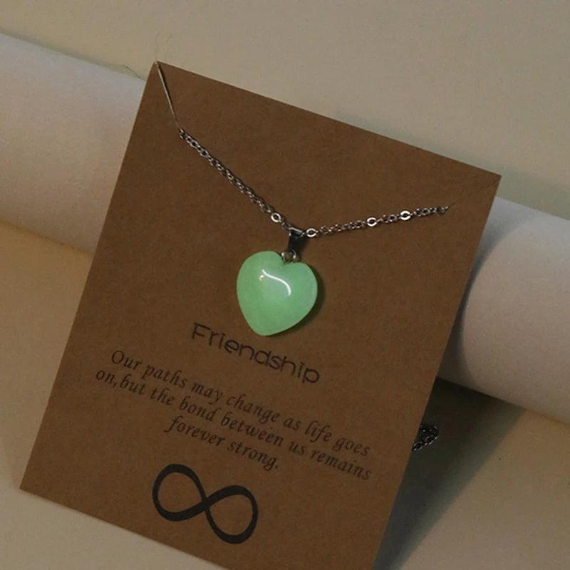 Colar Feminino Luminoso com Pingente Brilho Noturno