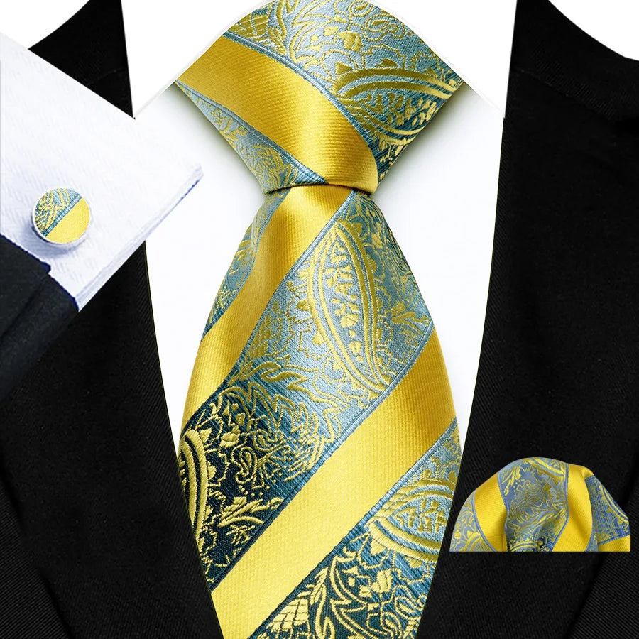 Gravata Masculina de Luxo com Estampa Paisley com Acessórios