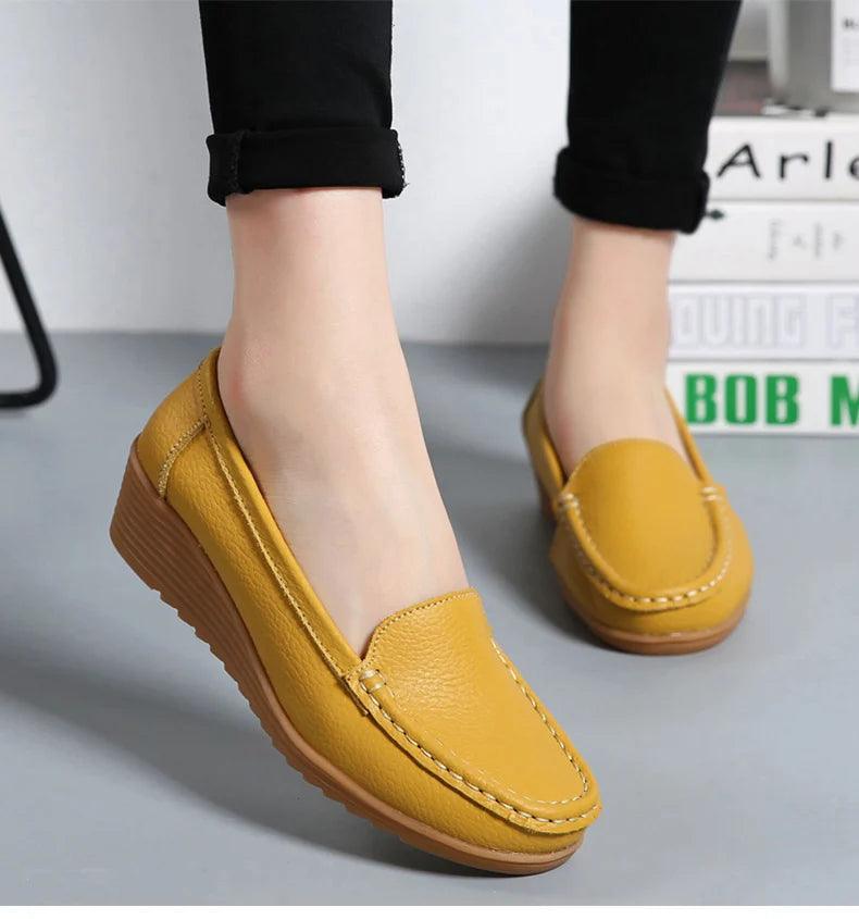 Mocassim Feminino Évora em Couro Rachado