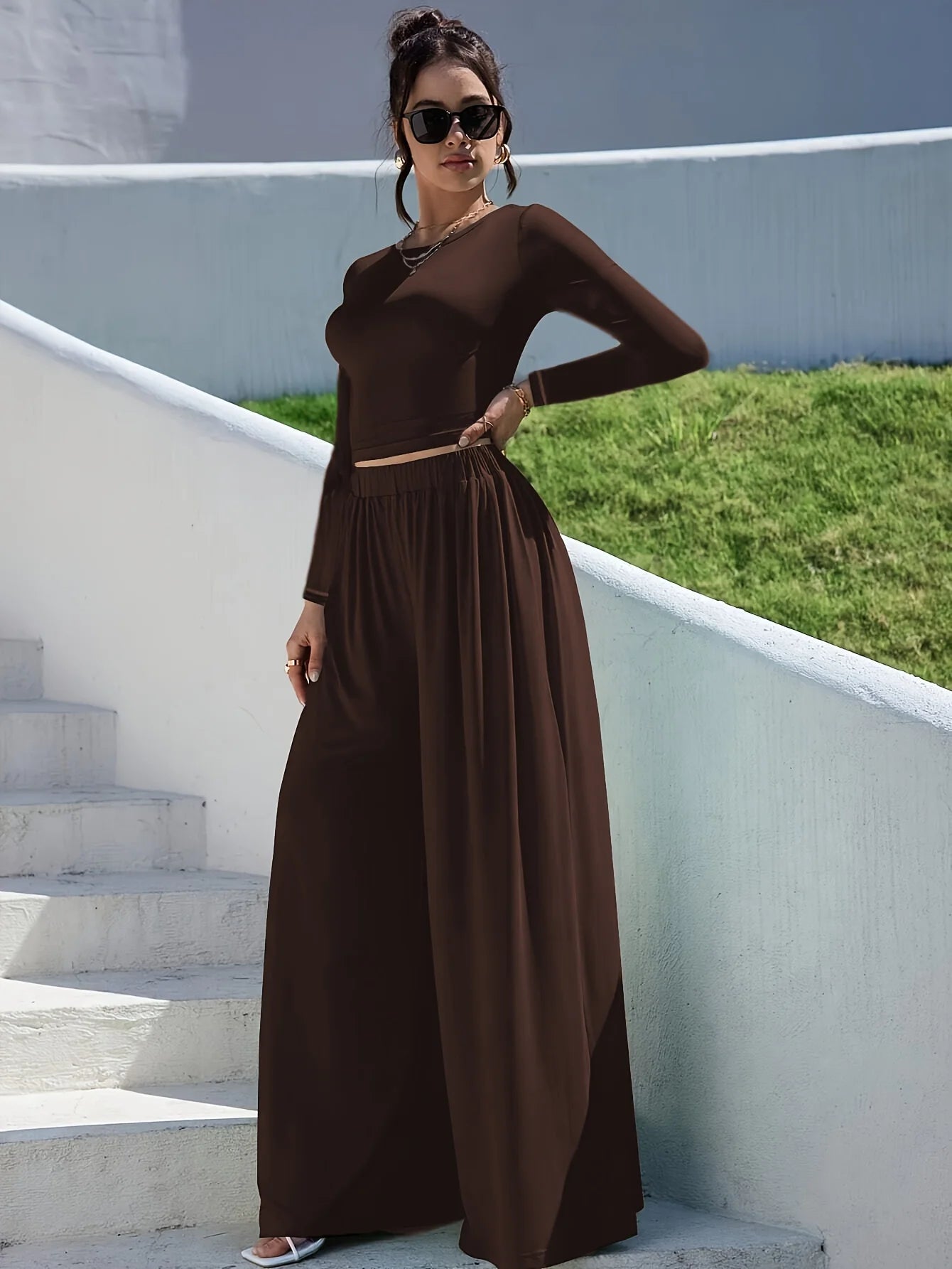 Conjunto Feminino Marrom Escuro com Calças de Perna Larga