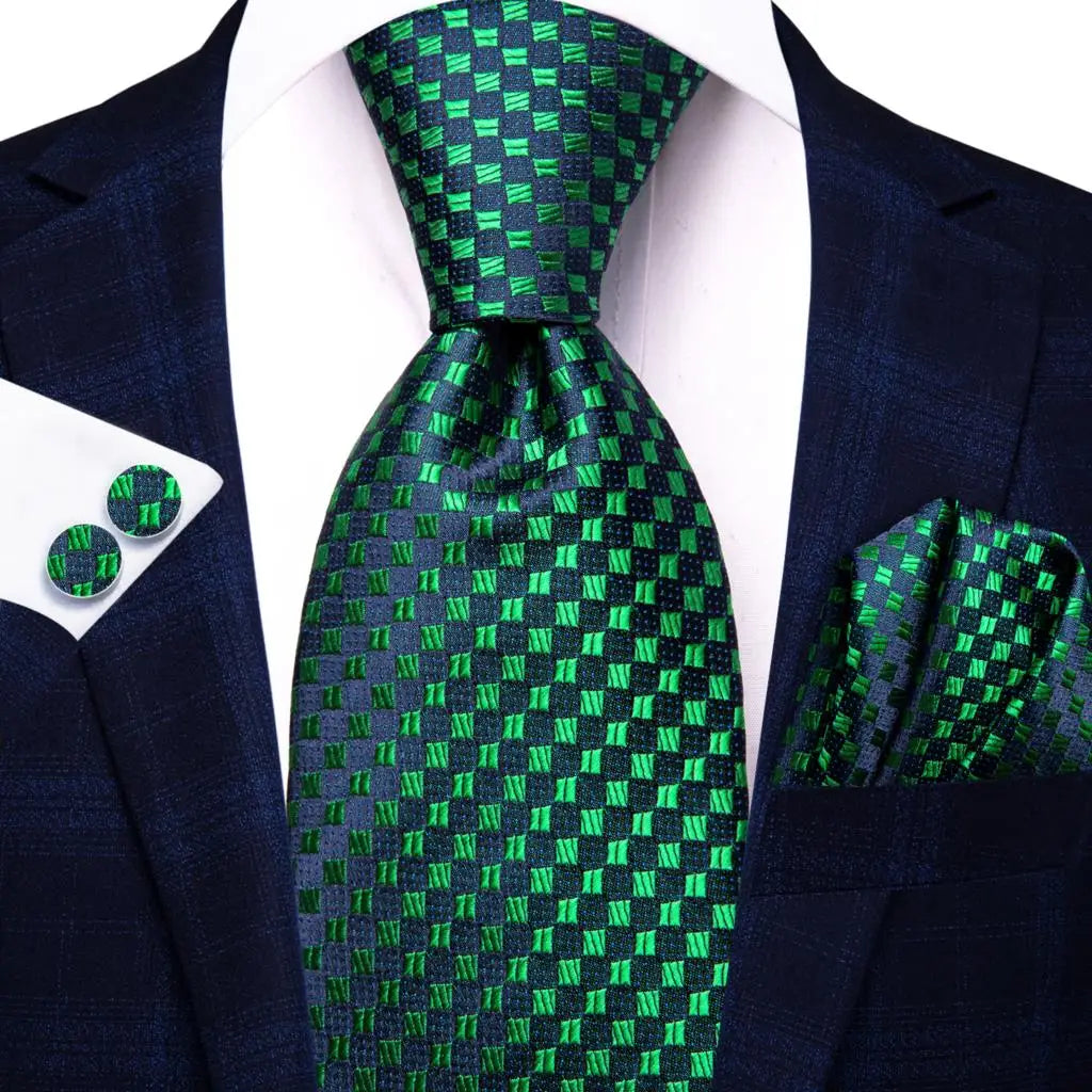 Gravata Masculina de Seda Verde 8,5 cm com Acessórios