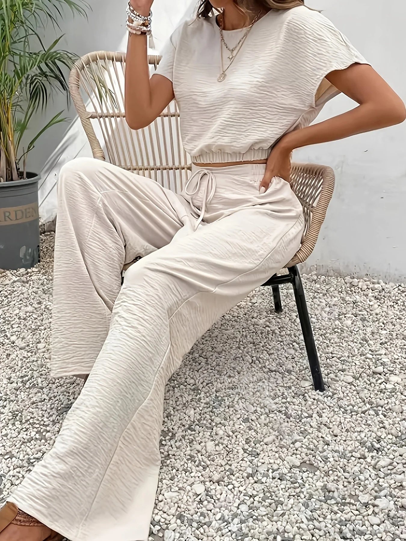 Conjunto Feminino Casual Calças Wide Leg e Blusa Manga Curta