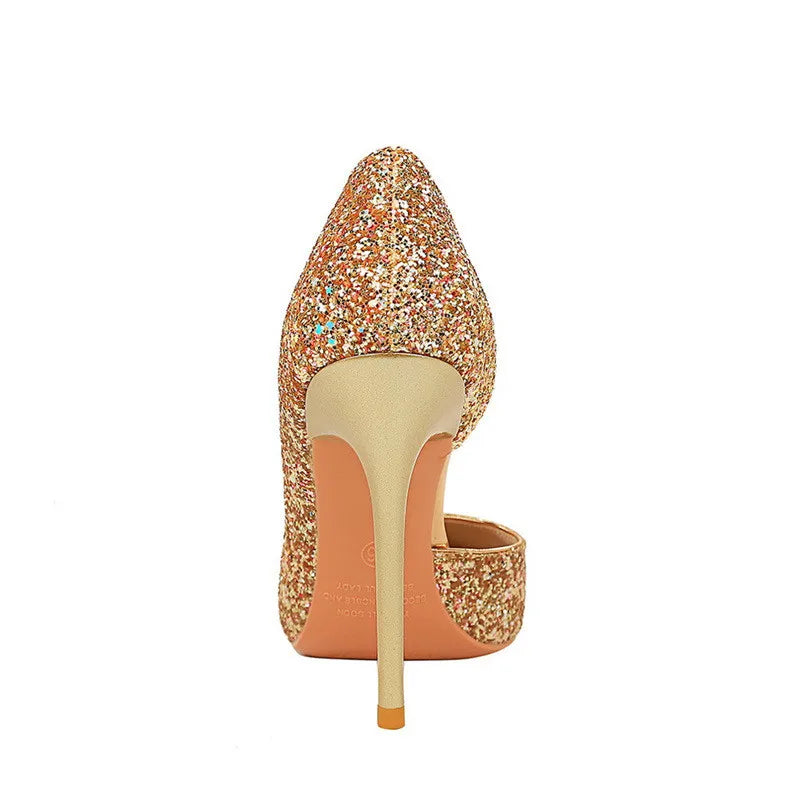 Scarpin Feminino Zafira de Bico Fino com Paetês
