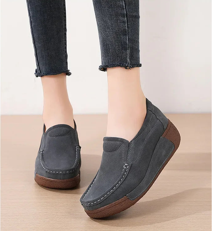 Mocassim Feminino Siena em Camurça Bovina