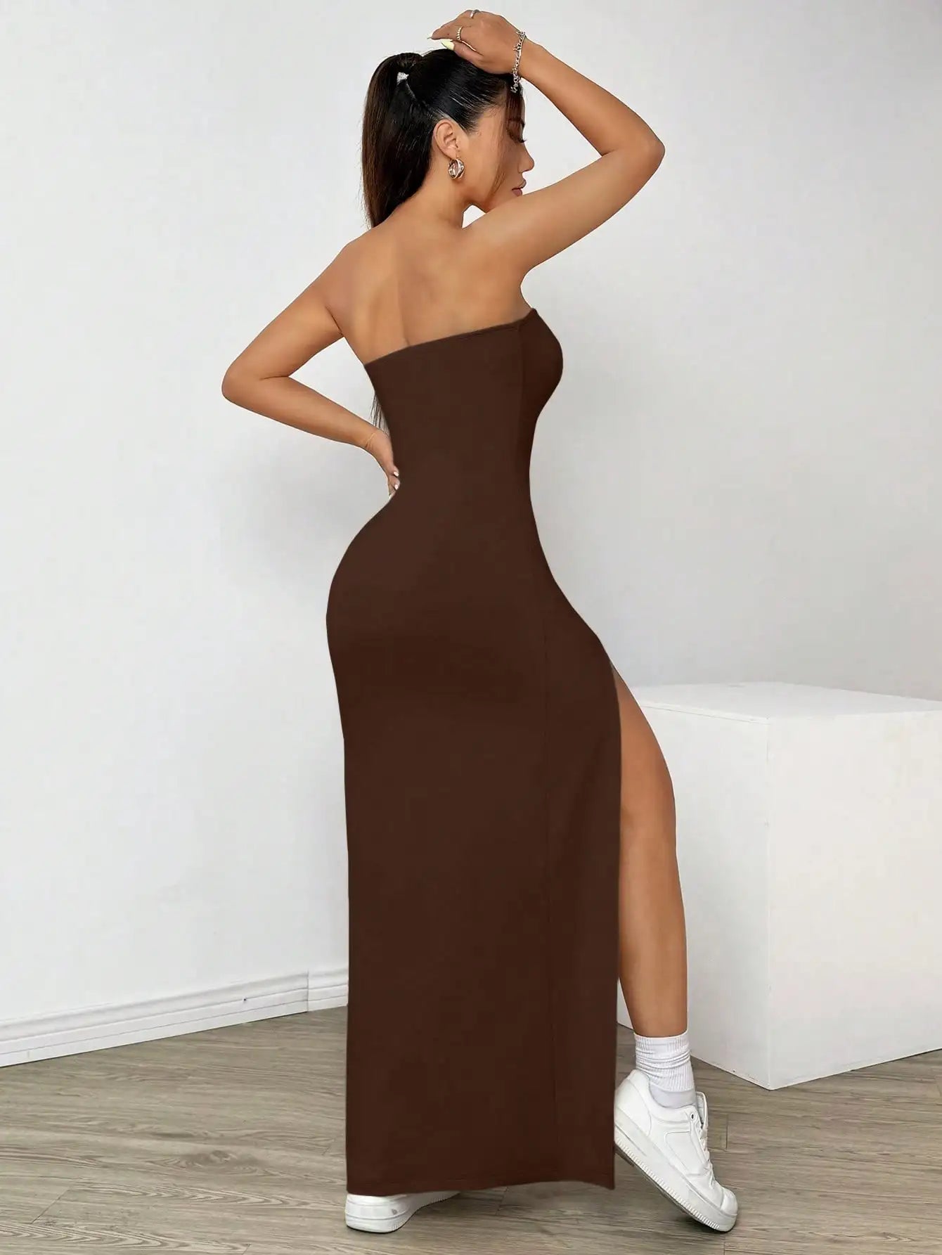 Vestido Longo Feminino com Fenda Elegante