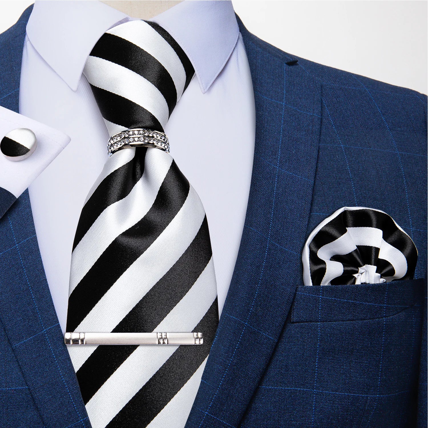 Conjunto Gravata Masculina 8cm com Clipe de Prata, Anel, Lenço e Abotoaduras