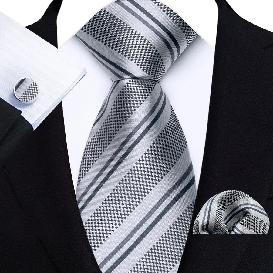 Gravata Masculina de Luxo com Estampa Paisley com Acessórios