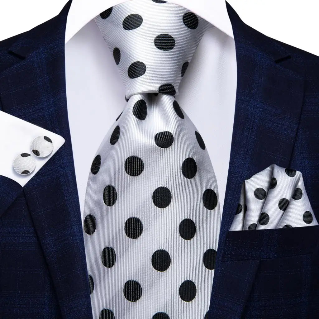 Conjunto de Gravata Masculina de Seda Branca com Lenço e Abotoaduras