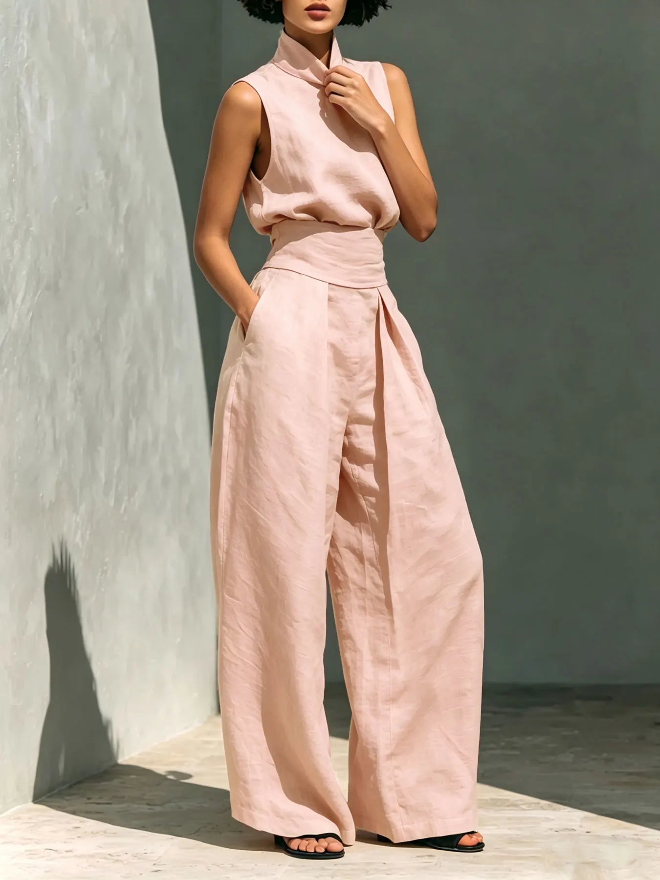 Conjunto Feminino com Blusa Gola Alta Sem Mangas e Calça Pantalona
