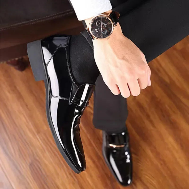 Sapato Masculino Oxford de Couro Envernizado by Loja Bruna Modas