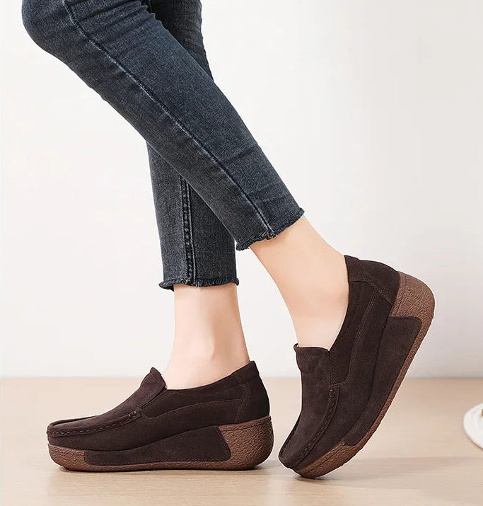 Mocassim Feminino Siena em Camurça Bovina