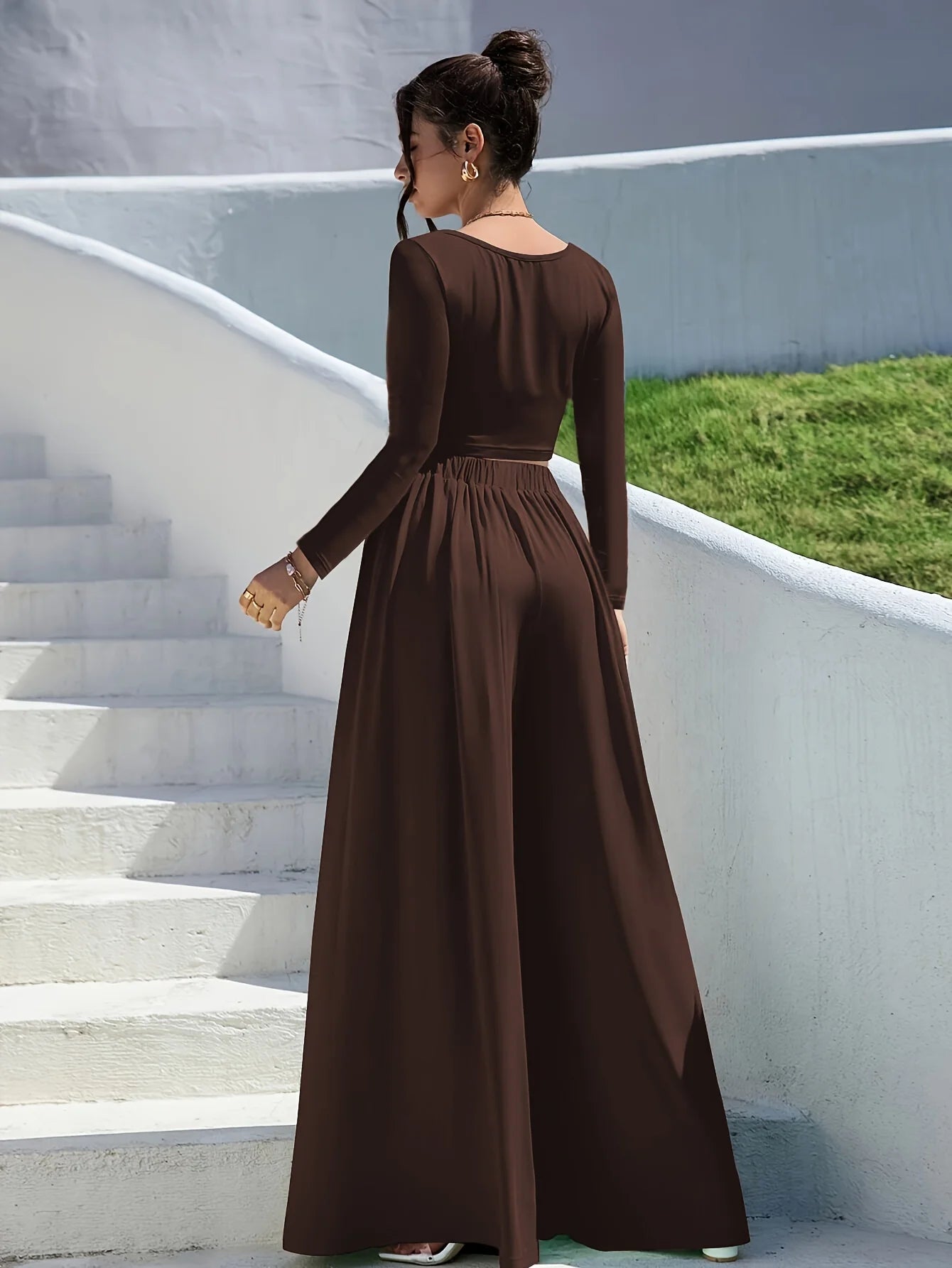 Conjunto Feminino Marrom Escuro com Calças de Perna Larga