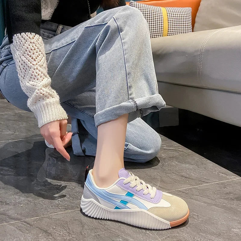 Tênis Feminino Casual de Couro