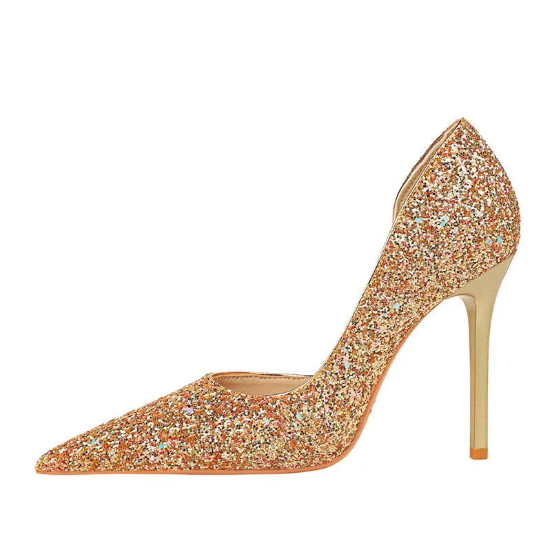 Scarpin Feminino Zafira de Bico Fino com Paetês