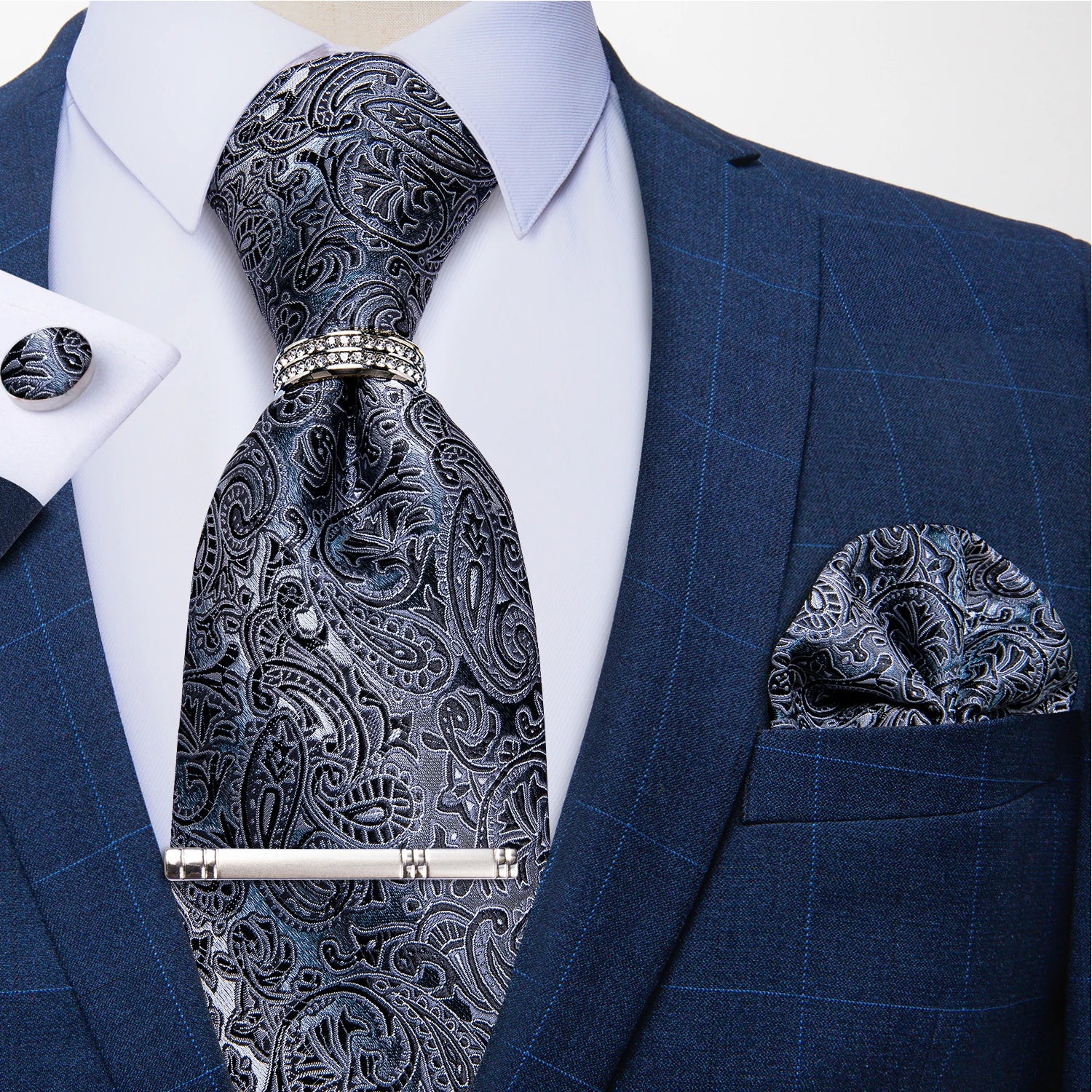 Conjunto Gravata Masculina 8cm com Clipe de Prata, Anel, Lenço e Abotoaduras