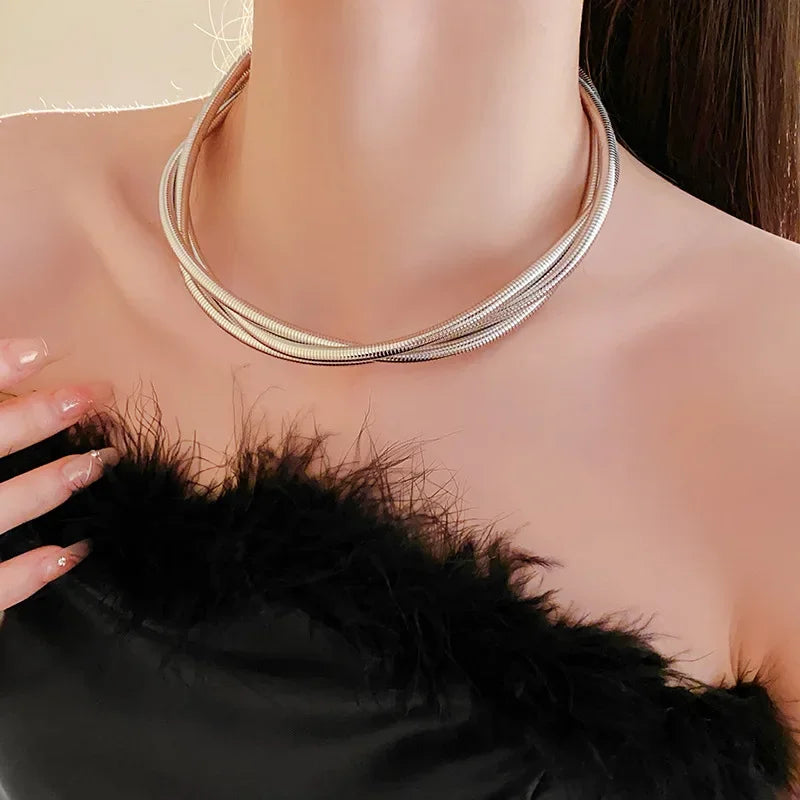 Colar Feminino Multicamadas