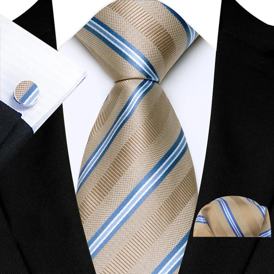 Gravata Masculina de Luxo com Estampa Paisley com Acessórios