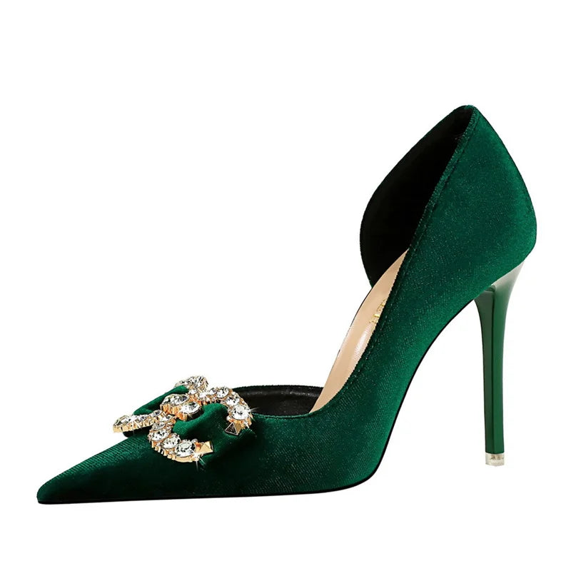Sapato Social Feminino com Fivela de Strass by Loja Bruna Modas