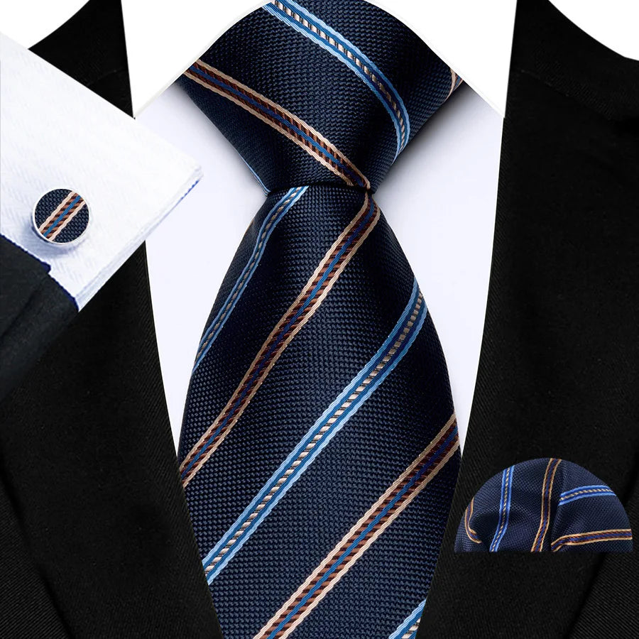 Gravata Masculina de Luxo com Estampa Paisley com Acessórios