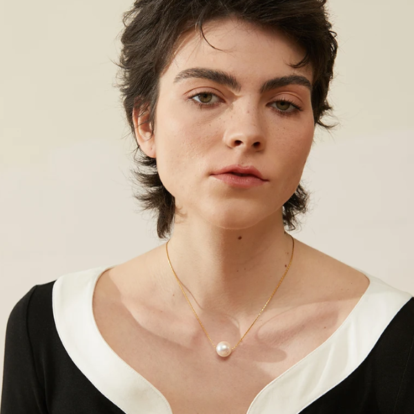 Colar Feminino com Pérola Central