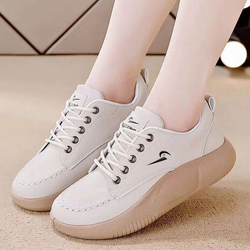 Tênis Feminino Caly Casual em PU