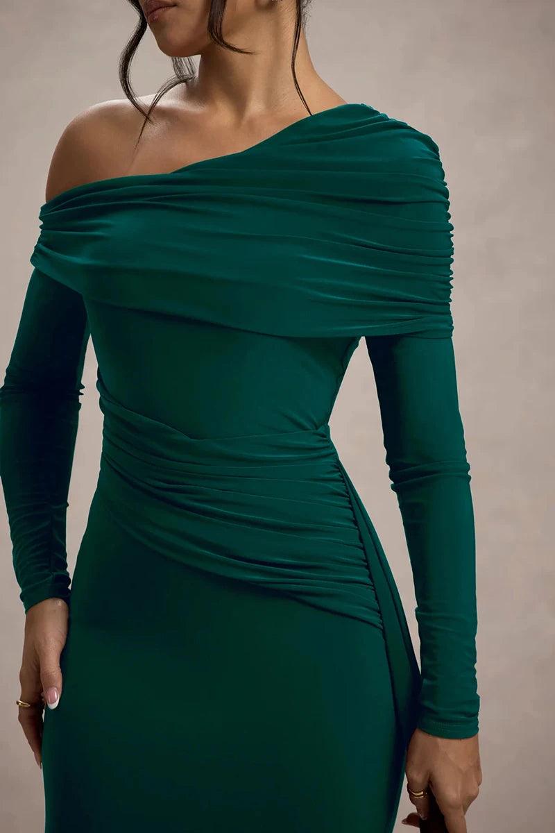 Vestido Longo Feminino Slim Fit de Gola Inclinada