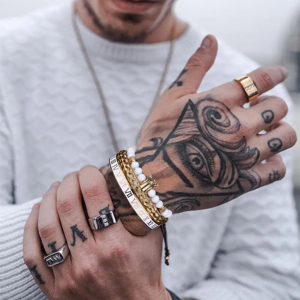 Pulseira Masculina de Luxo com Pingente de Coroa